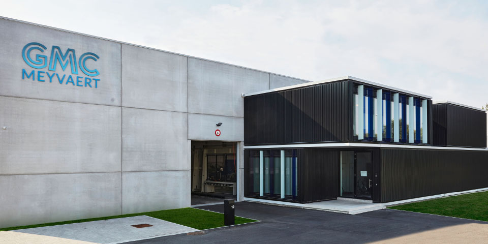 Het nieuwe bedrijfsgebouw in Evergem.